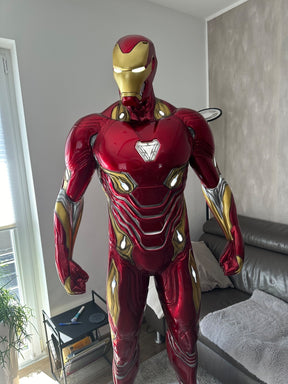 Iron Man Statue Lebensgröße 1:1  inklusive beleuchteter Plattform