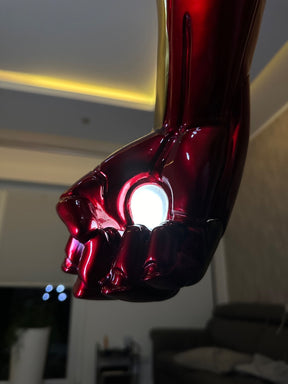 Iron Man Statue Lebensgröße 1:1  inklusive beleuchteter Plattform